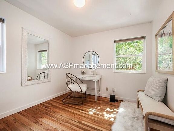 5th image of 1368 E Browning Ave