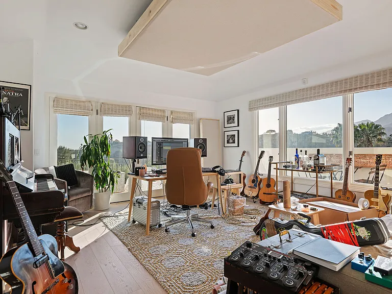 320 Calle Elegante — Photo 24