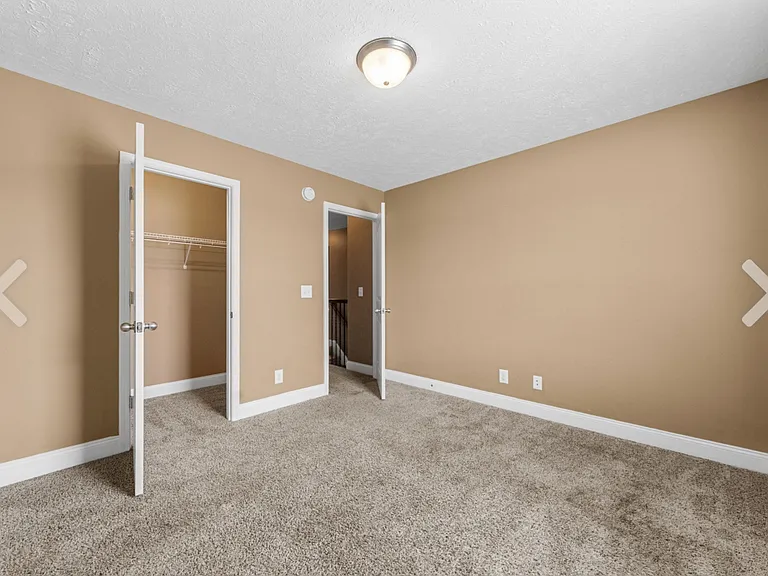 546 Falkland Cir — Photo 7