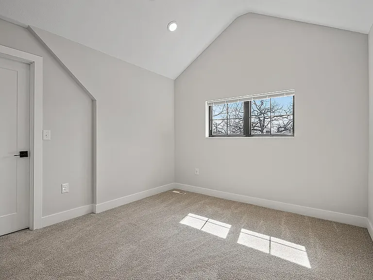 2413 1st Ave S #103 — Photo 31