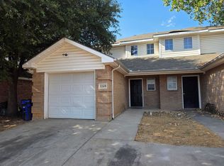 1249 Village Garden Dr, Azle, TX 76020