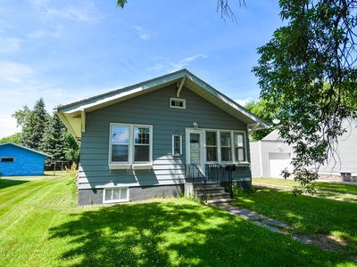 313 E Prairie Ave, Warren, MN, 56762