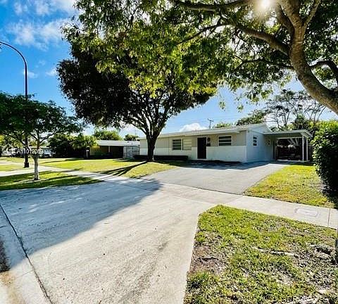 4th image of 9170 Caribbean Blvd