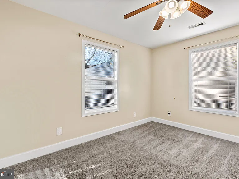 621 Wolfe St #A — Photo 11
