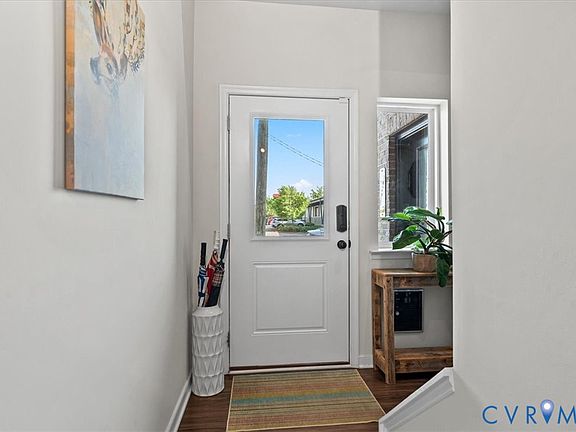 2nd image of 1900 Roseneath Rd APT 5A
