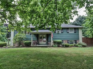 977 Pear Tree Ln, Webster, NY 14580