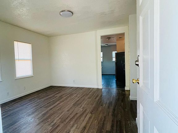5th image of 1800 Helena Ave