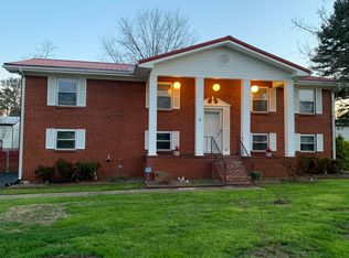 1 Edgewood Cir, Fort Oglethorpe, GA 30742