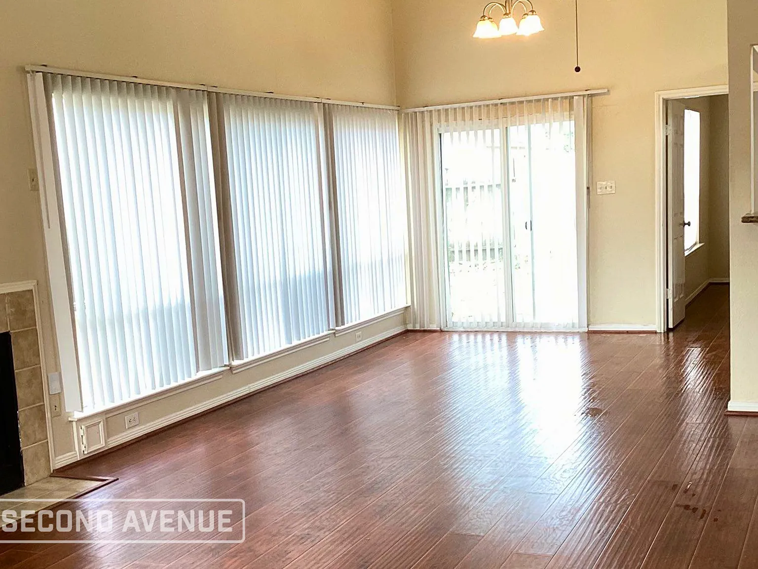 3 bed, 2.0 bath, 1571 sqft, $1,850 — Photo 3