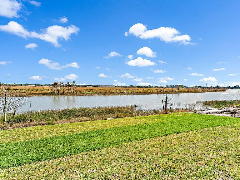 12550 Nautilus Cir — Photo 36