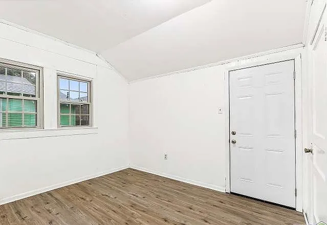 322 Flicker St — Photo 7