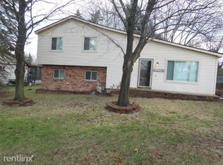 37662 Beechwood St, Westland, MI 48185