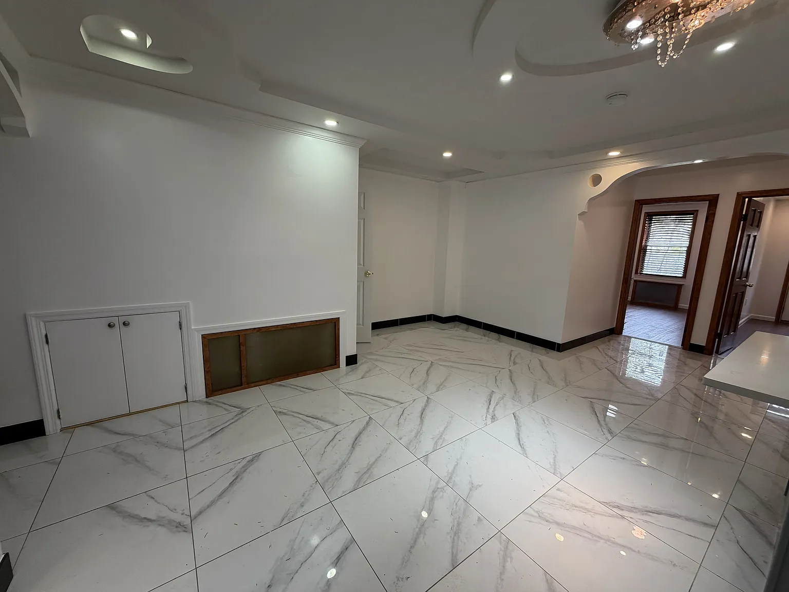 2 bed, 1100 sqft, $3,100 — Photo 3