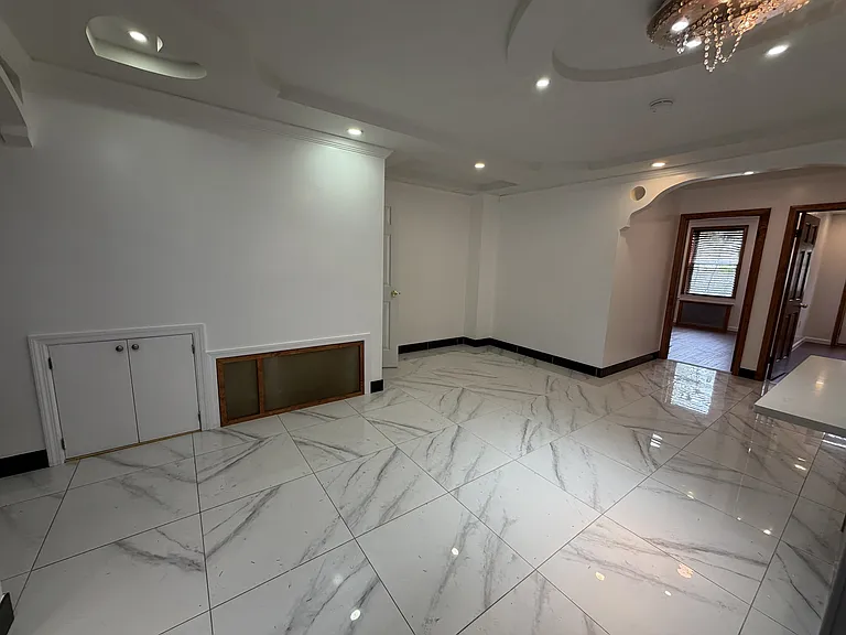 1318 Mace Ave #1 — Photo 3