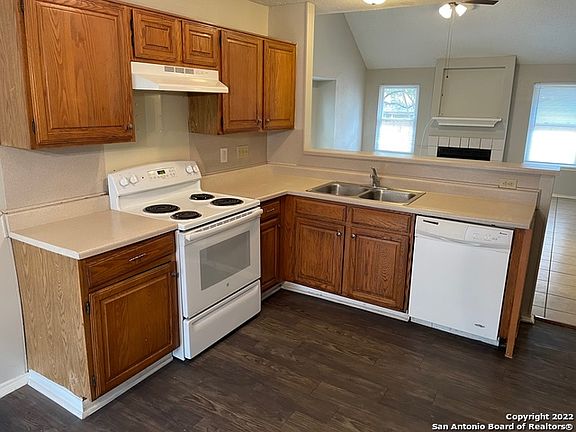 4th image of 15013 Baycliff