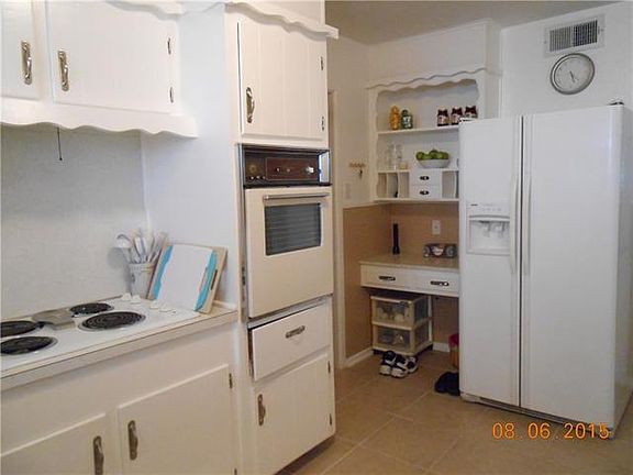 5th image of 924 Wade Dr