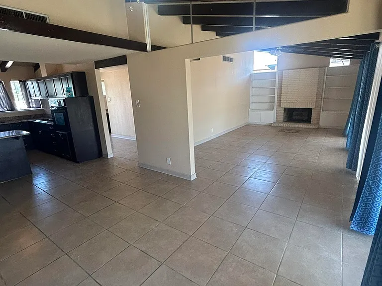 212 Crestmont Dr — Photo 4