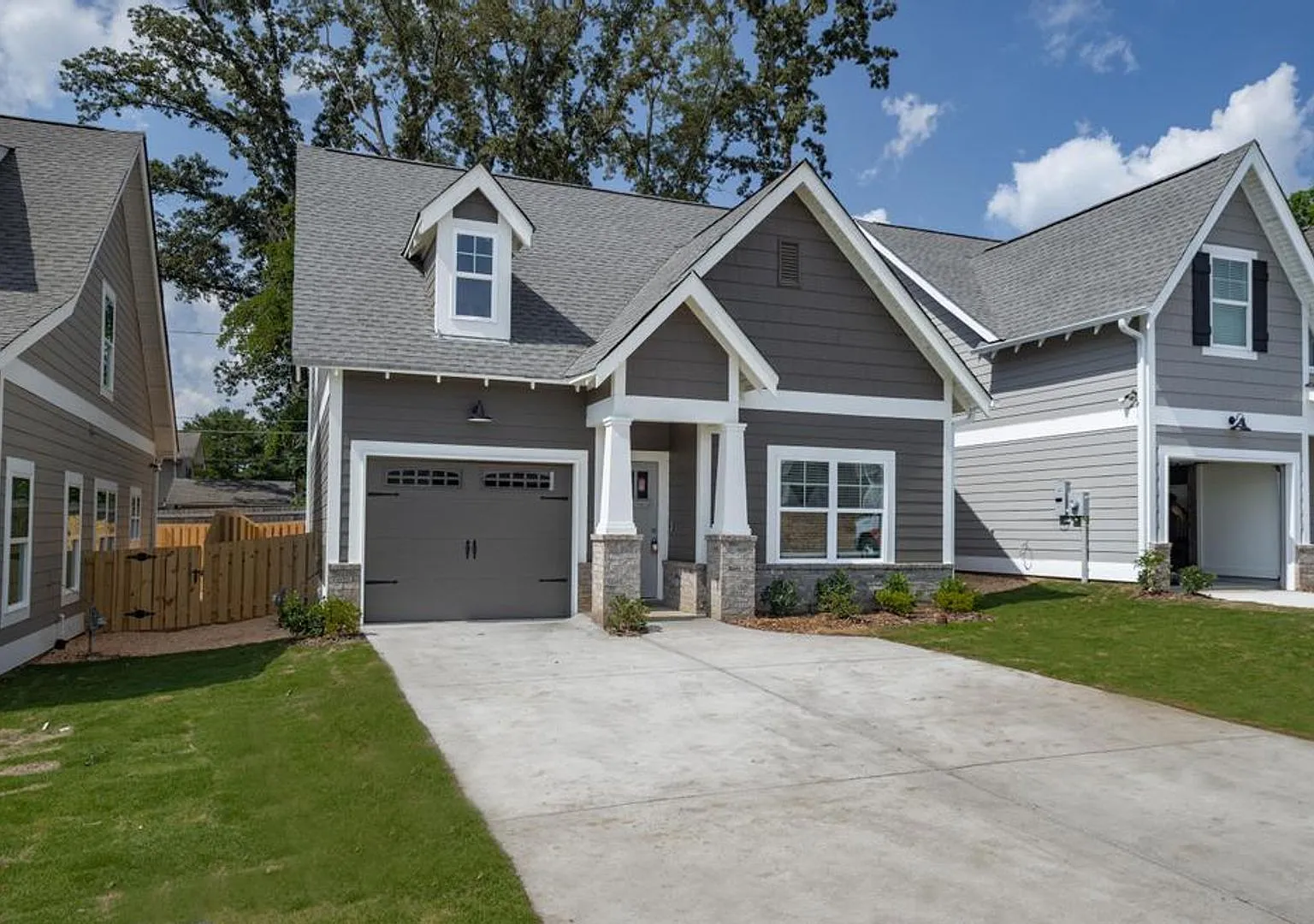 Spacious 3 Bedroom Home with Bonus Room — Photo 1