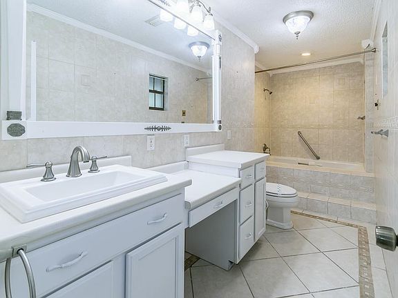 4th image of 5684 Akra Ave