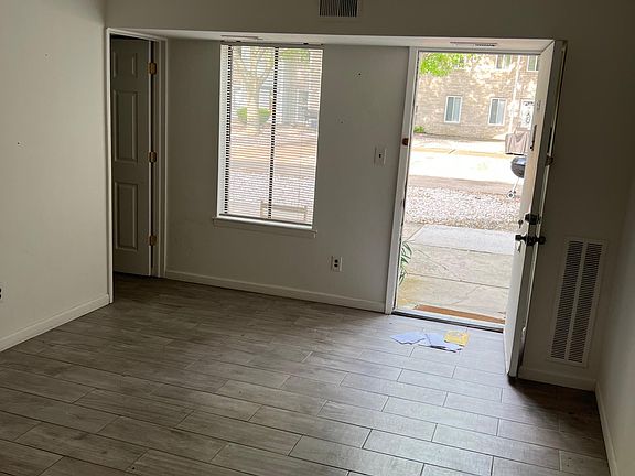 3rd image of 19 Sierra Ct #19