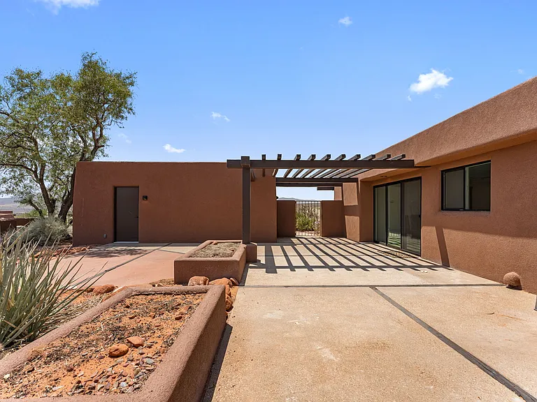 1602 N Sutava Dr — Photo 34