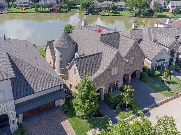 2nd image of 15426 Oyster Creek Ln