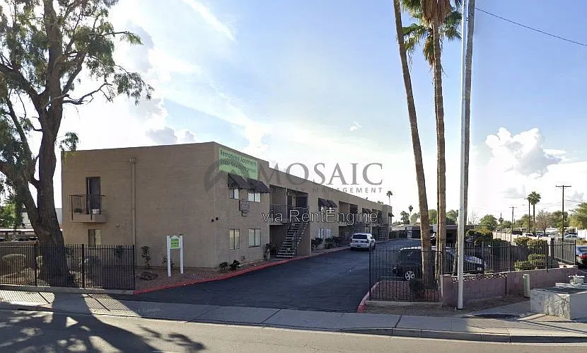 1 bed, 1.0 bath, 642 sqft, $849 — Photo 2
