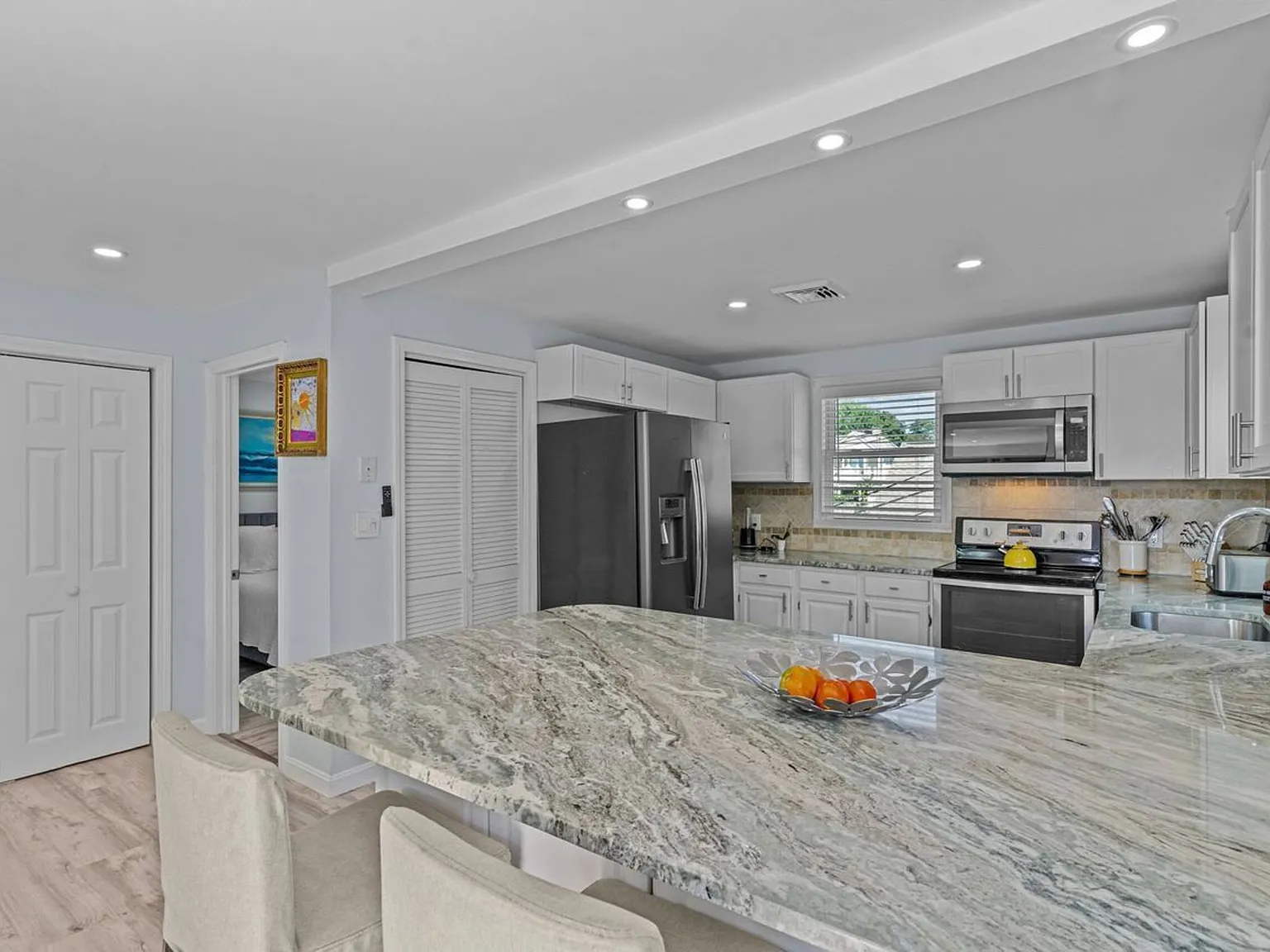 4 bed, 1400 sqft, $3,500 — Photo 3