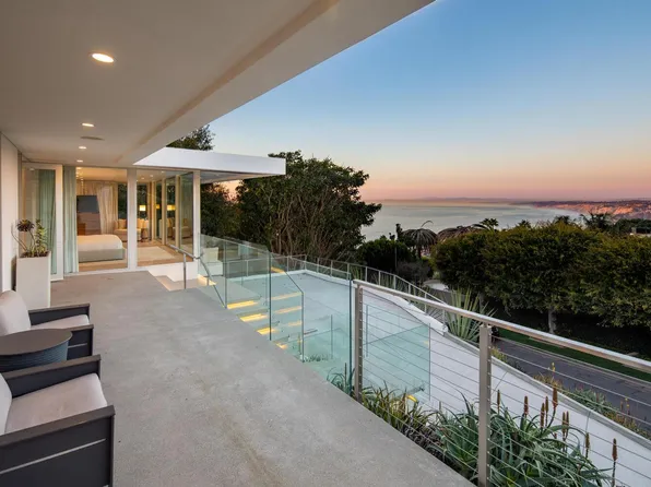 7502 Hillside Dr, La Jolla, CA 92037