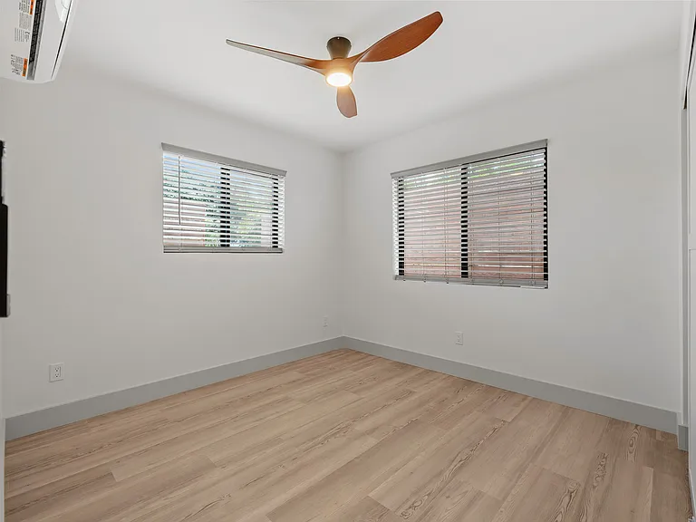 1116 Golden Rd — Photo 14