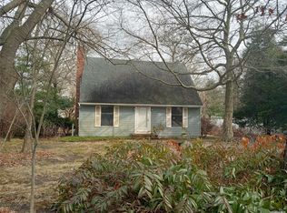 113 Old Neck Rd, Center Moriches, NY 11934