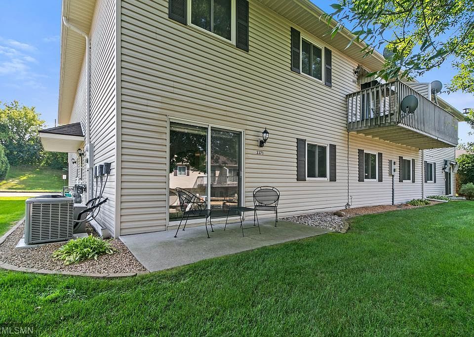 1st image of 2371 Grenadier Ave N