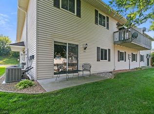 2371 Grenadier Ave N, Oakdale, MN 55128