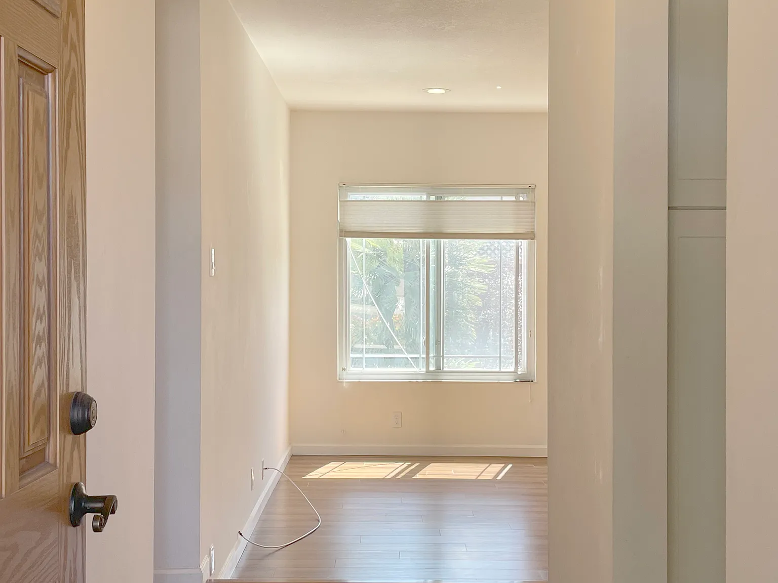 3 bed, 1374 sqft, $4,100 — Photo 3