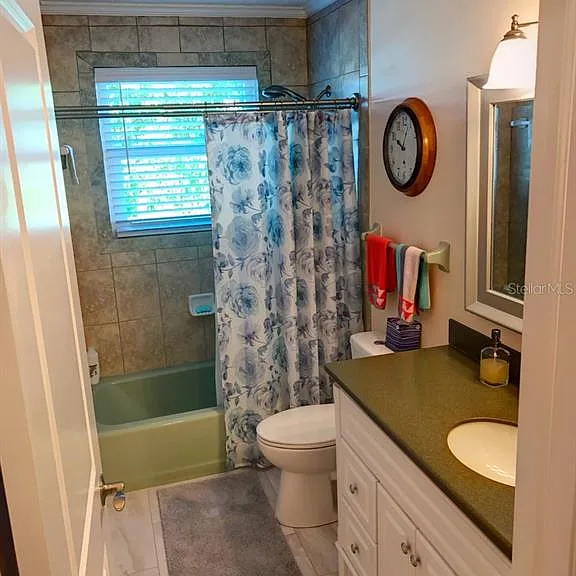 323 Dolphin Pkwy — Photo 8