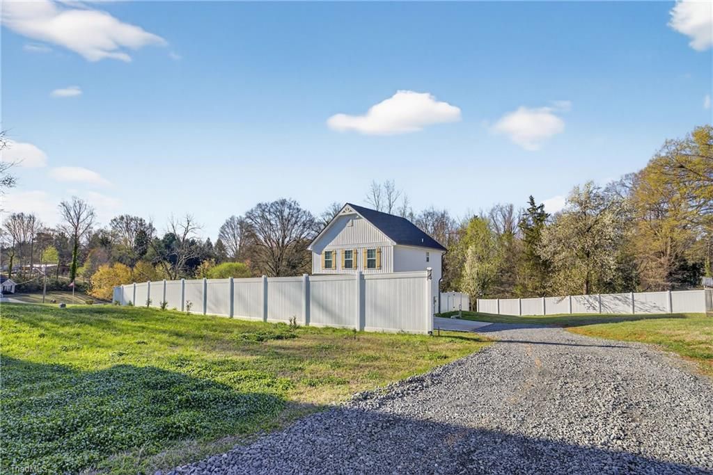 4434 Gracemont Dr, Winston Salem, NC - More