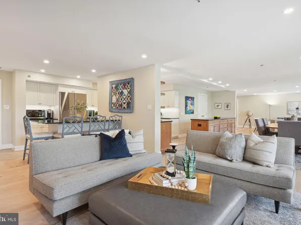 4550 N Park Ave APT 108, Chevy Chase, MD 20815