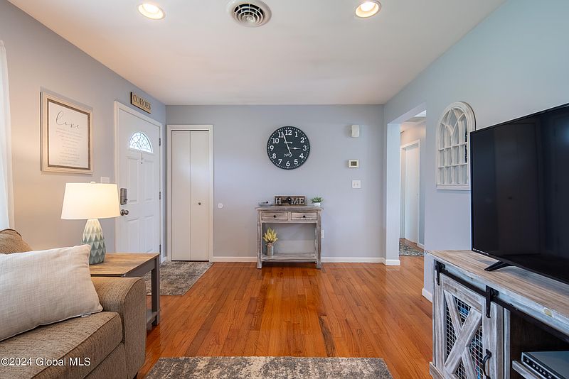 5th image of 29 Conliss Avenue