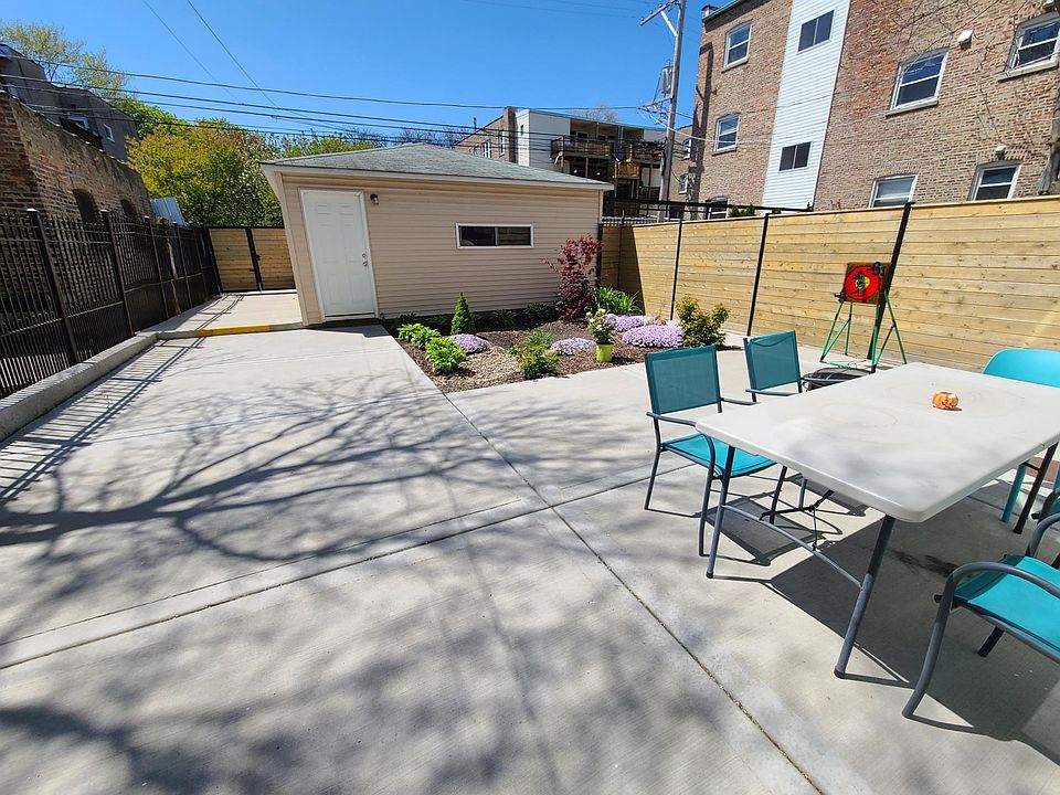 1st image of 4642 N Saint Louis Ave Floor 1