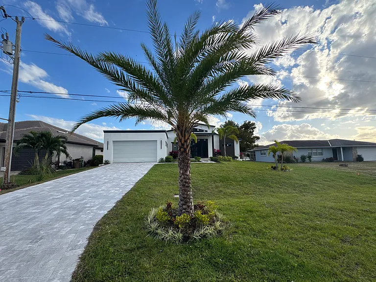 1882 Coral Point Dr — Photo 15