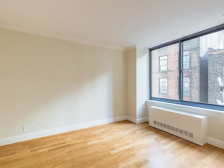 235 W 48th St #14N — Photo 5