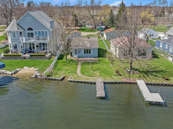 16079 Whitehead Dr, Linden, MI 48451