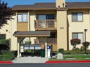 1st image of 425 W Laurel Dr APT J