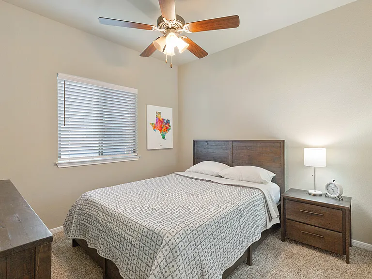 619 Parkfield Ln — Photo 19