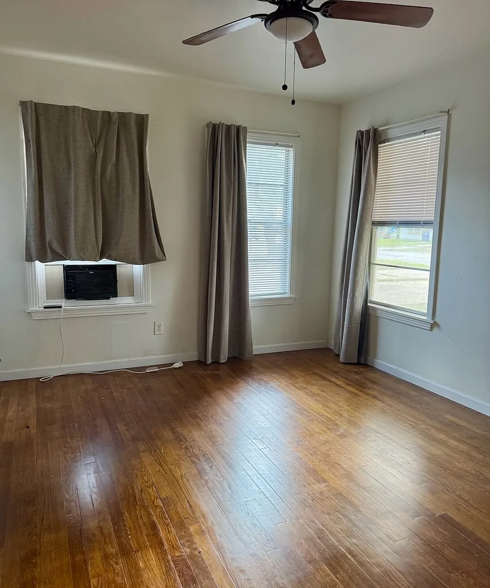 2 bed, 924 sqft, $1,200 — Photo 3