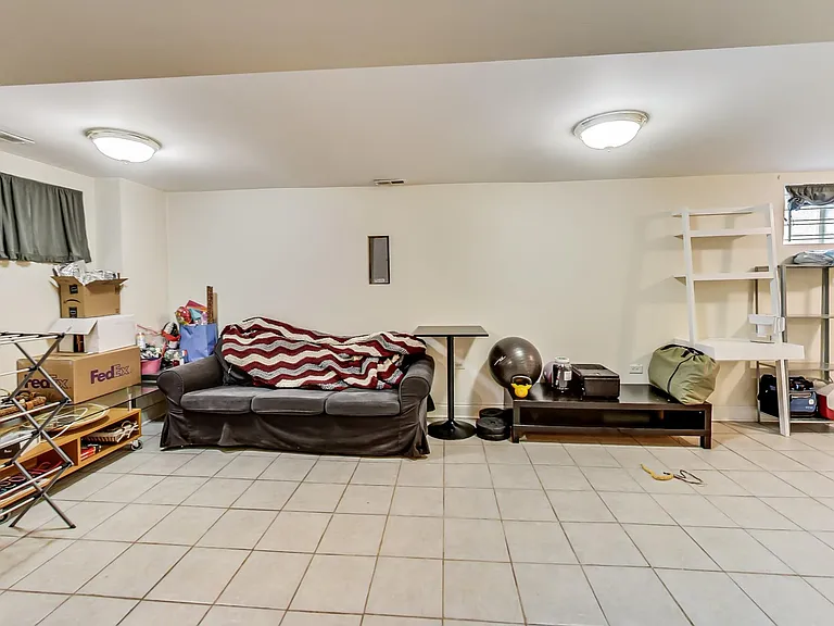 733 N Hoyne Ave #1 — Photo 24