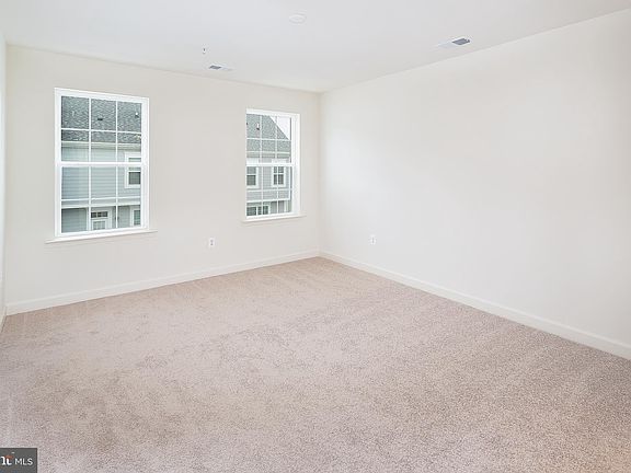 5th image of 299 Buckeye Cir