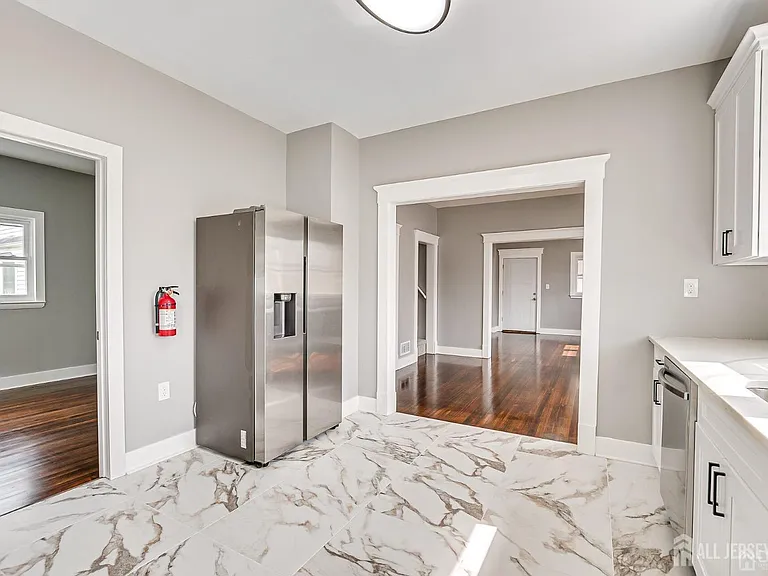 48 Johnson Pl — Photo 15