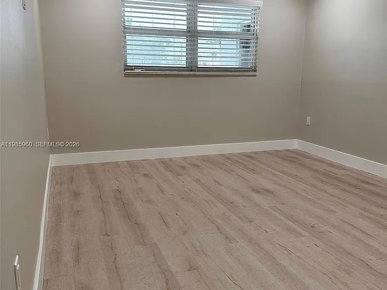 708 Victoria Dr #101 — Photo 12