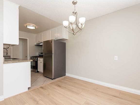3rd image of 3655 Clarington Ave APT 2